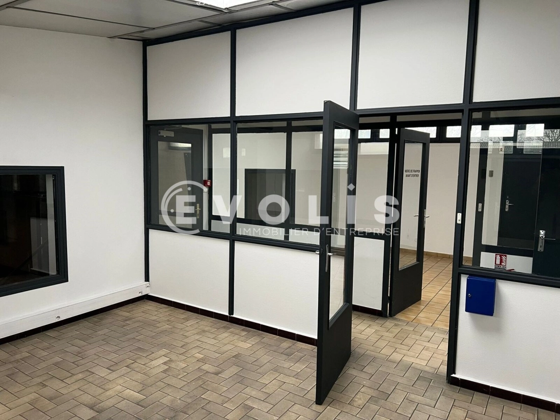 Photo 10 – vente Entrepôts / activités	SAINT TRIVIER SUR MOIGNANS (01990)