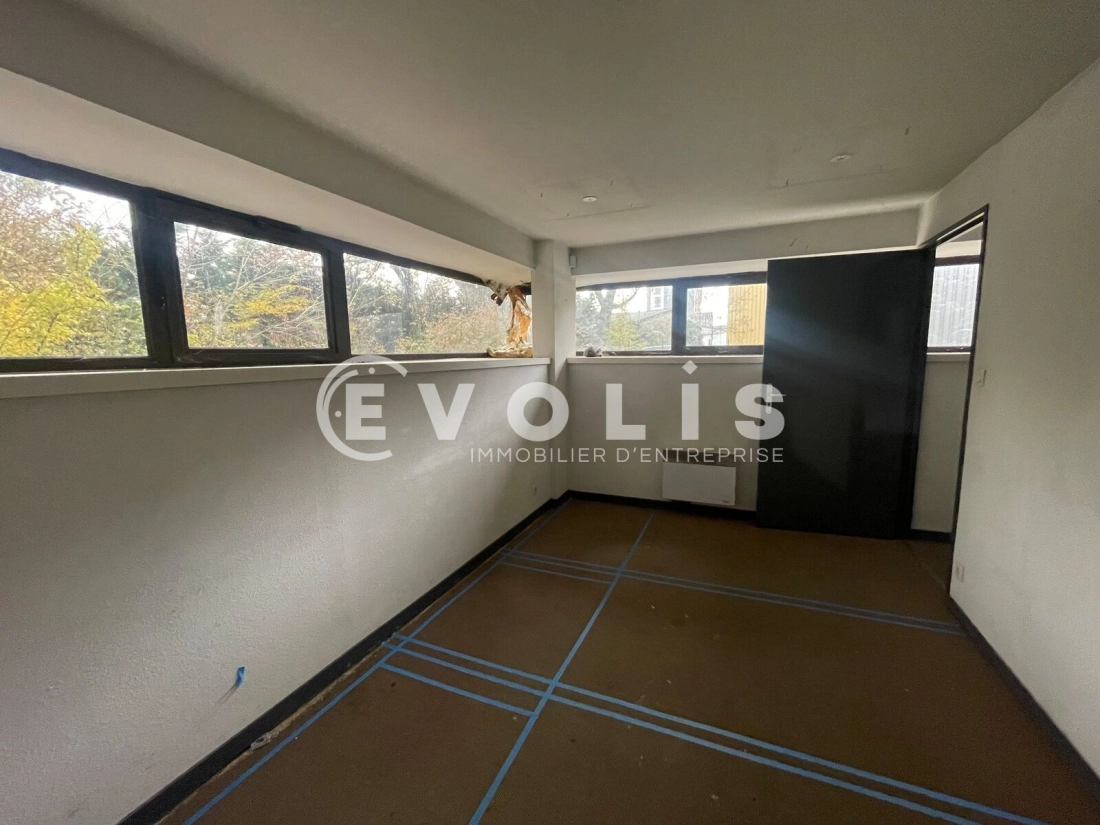 Photo 8 – location Entrepôts / activités	BRUGES (33520)