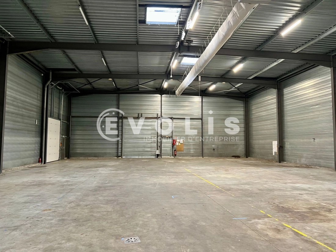 Photo 1 – location Entrepôts / activités	BRUGES (33520)