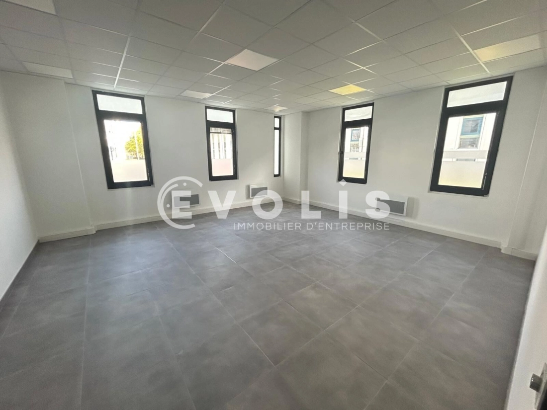 Photo 8 – location Entrepôts / activités	EVRY COURCOURONNES (91080)