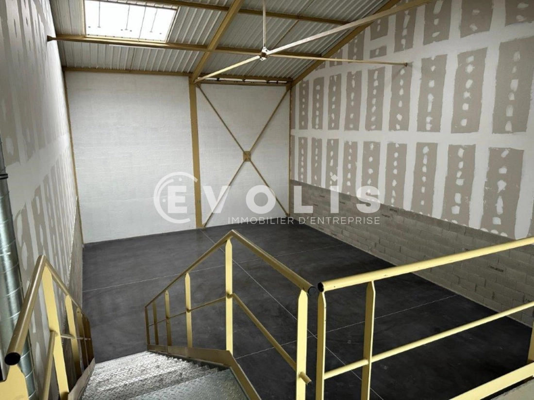 Photo 6 – vente Entrepôts / activités	BOURGOIN JALLIEU (38300)