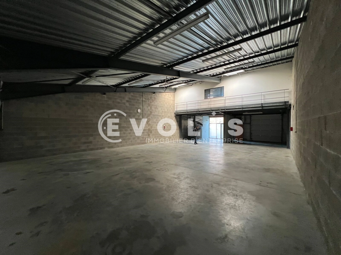 Photo 3 – location Entrepôts / activités	DARDILLY (69570)