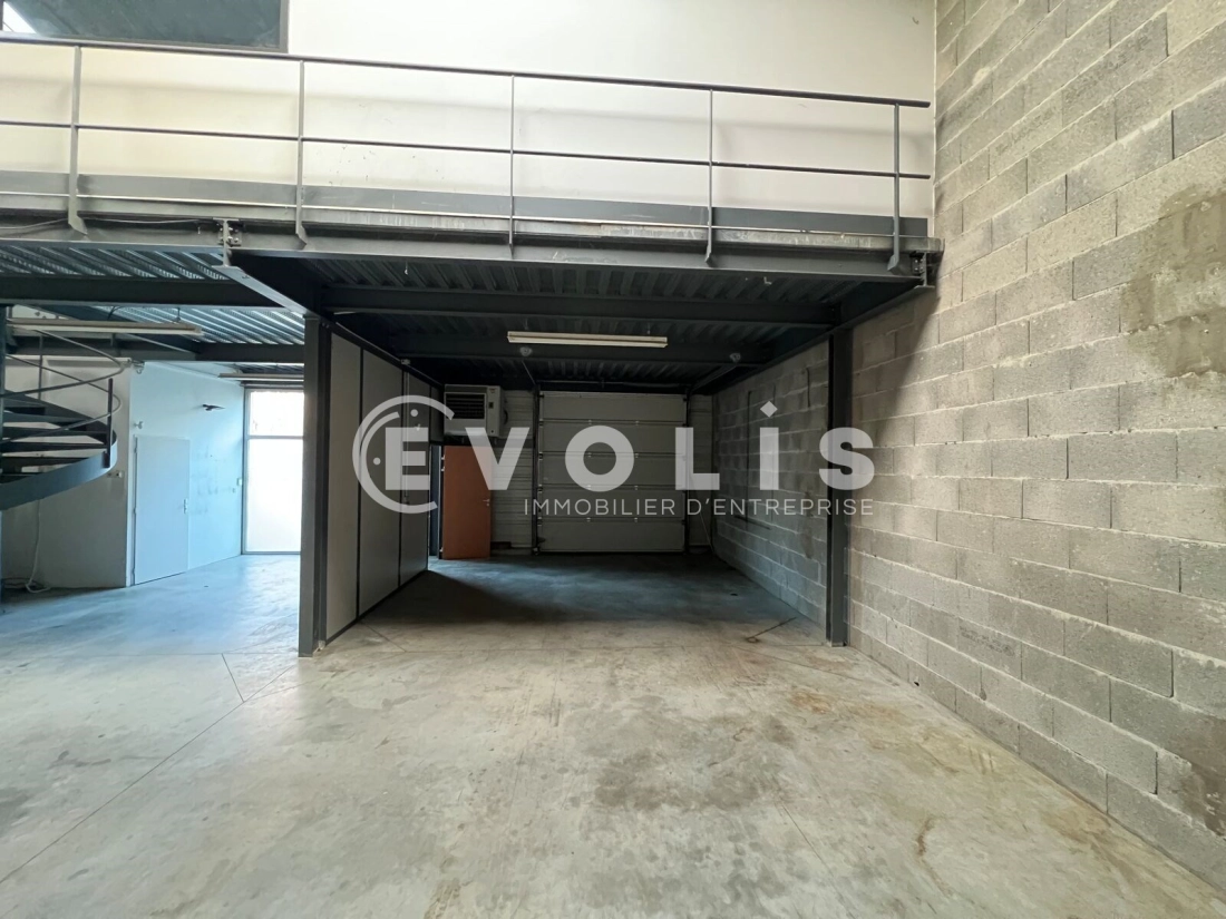 Photo 4 – location Entrepôts / activités	DARDILLY (69570)
