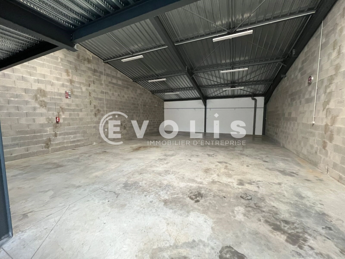 Photo 5 – location Entrepôts / activités	DARDILLY (69570)