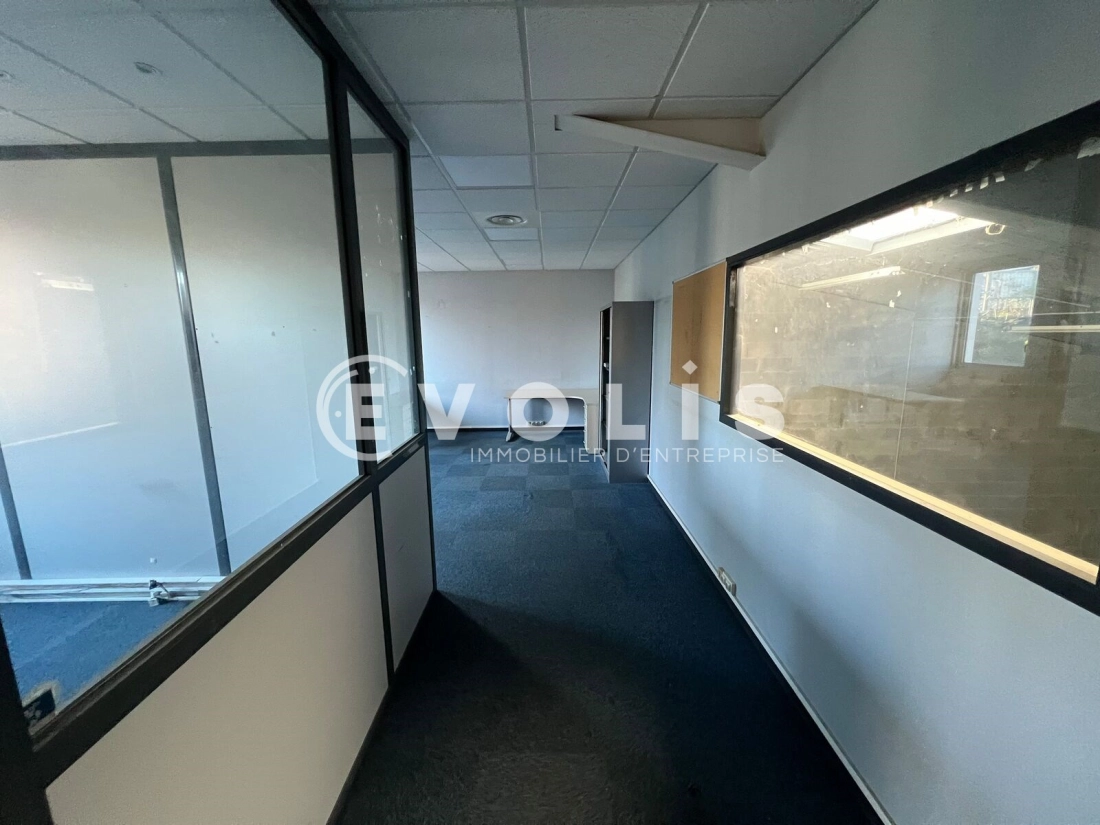 Photo 8 – location Entrepôts / activités	DARDILLY (69570)