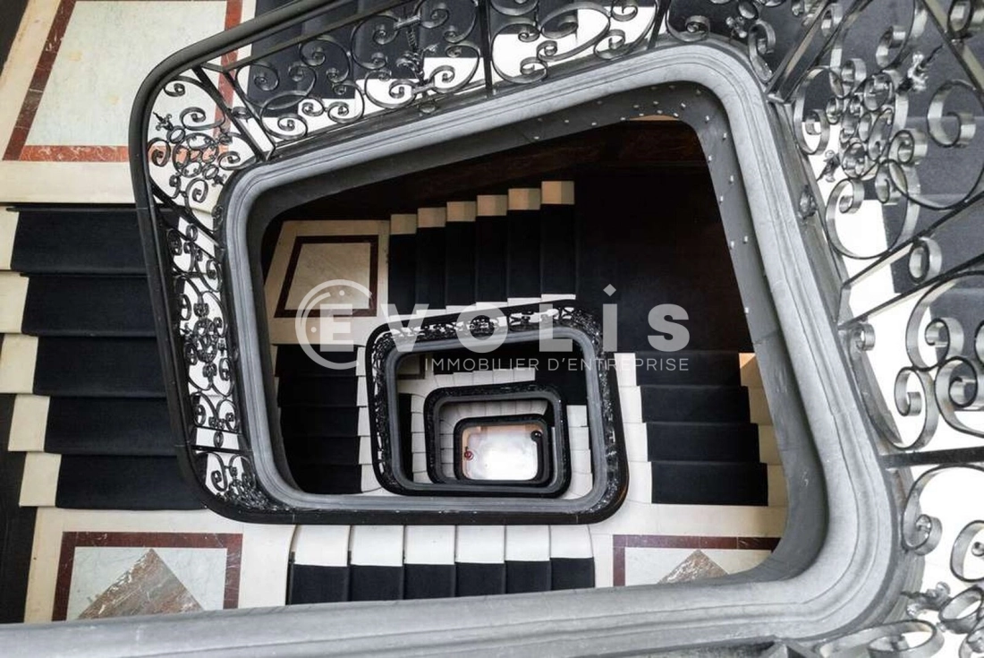 Photo 3 – location bureaux	PARIS (75008)