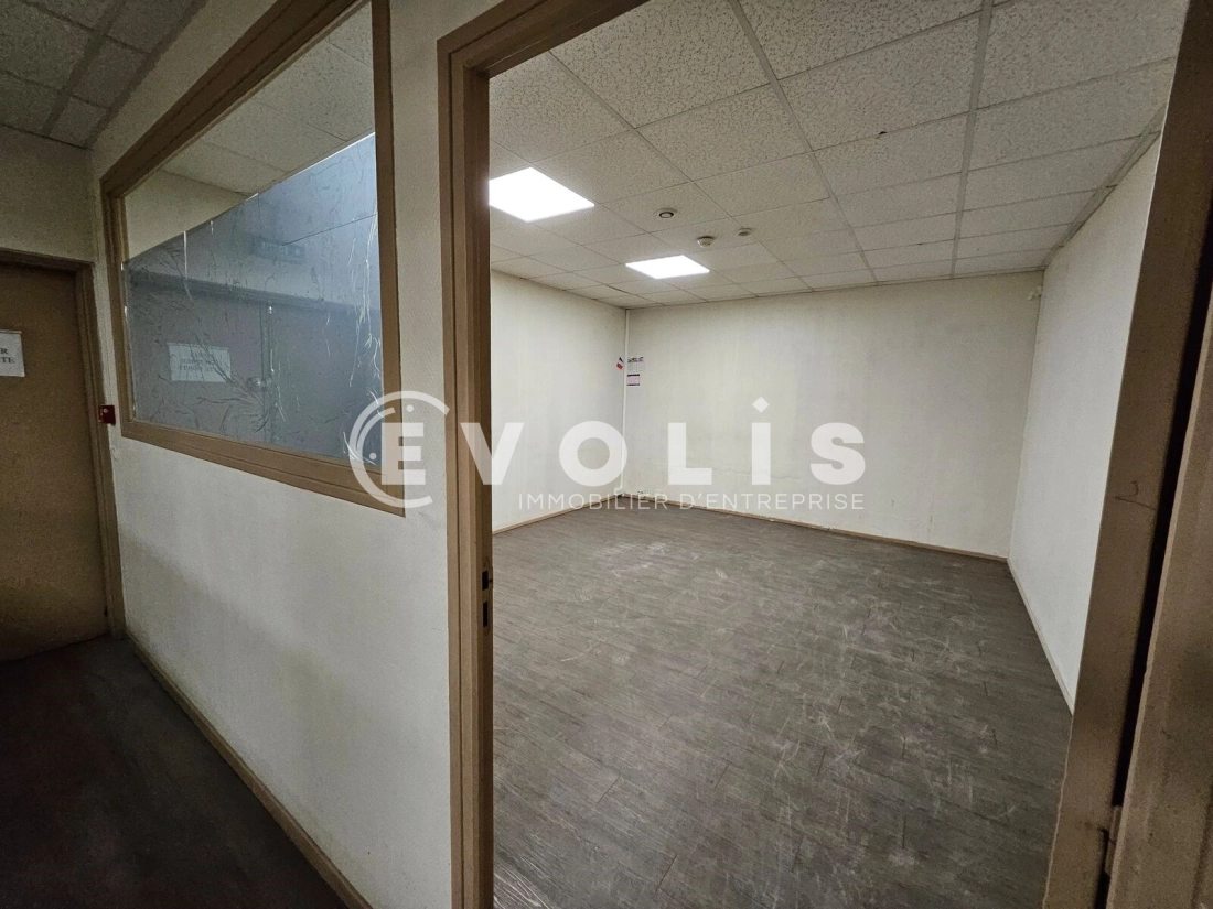 Photo 11 – location Entrepôts / activités	IVRY SUR SEINE (94200)