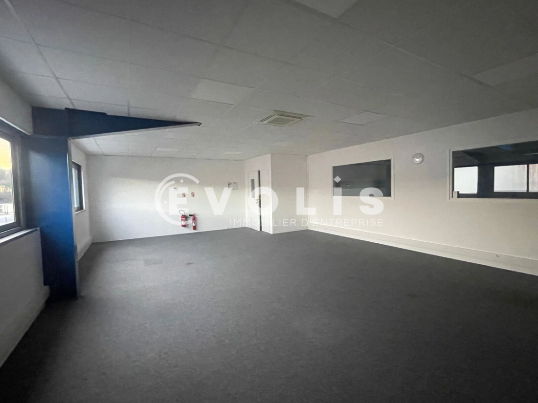 Photo 6 – location Entrepôts / activités	SAINT JEAN D'ILLAC (33127)