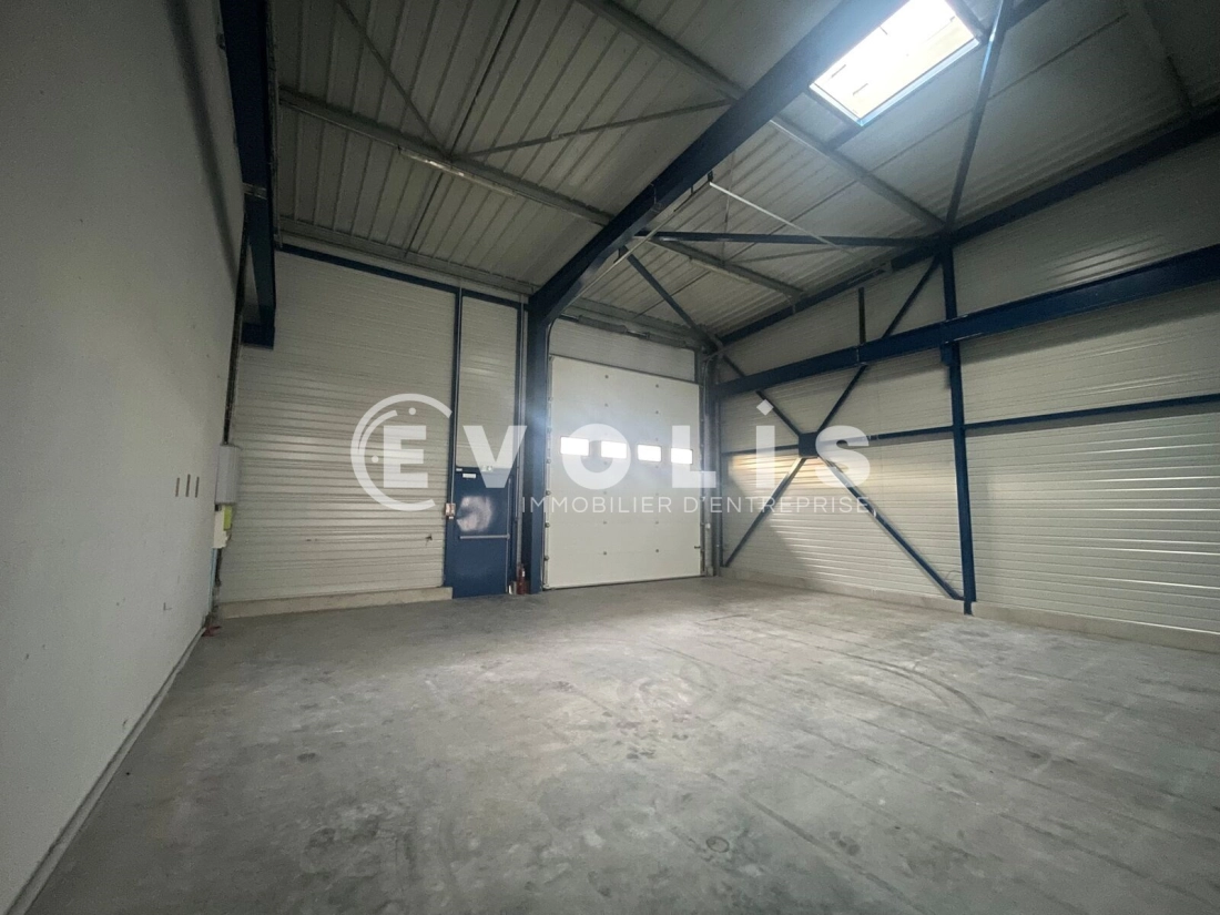 Photo 5 – location Entrepôts / activités	SAINT JEAN D'ILLAC (33127)