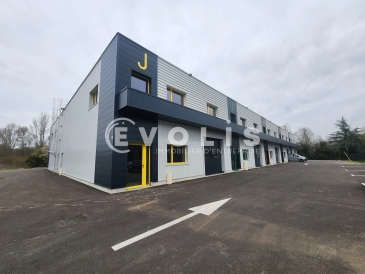 Photo 1 – location Entrepôts / activités	VILLEMOIRIEU (38460)