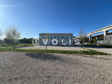 Photo 1 – location Entrepôts / activités	LA BOISSE (01120)