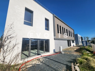 Photo 1 – location Entrepôts / activités	MARCY L'ETOILE (69280)