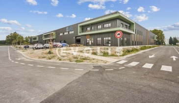 Photo 1 – location Entrepôts / activités	GRAVESON (13690)