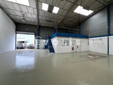 Photo 1 – location Entrepôts / activités	CHASSIEU (69680)