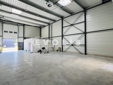 Photo 1 – location Entrepôts / activités	SAVIGNY LE TEMPLE (77176)