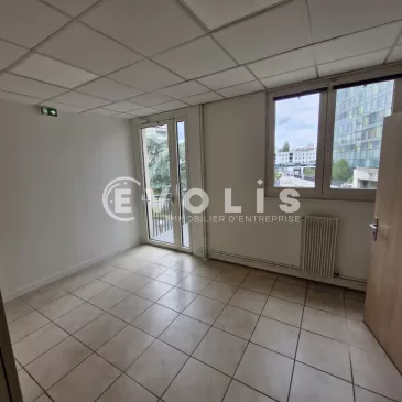 Photo 1 – location bureaux	MONTREUIL (93100)