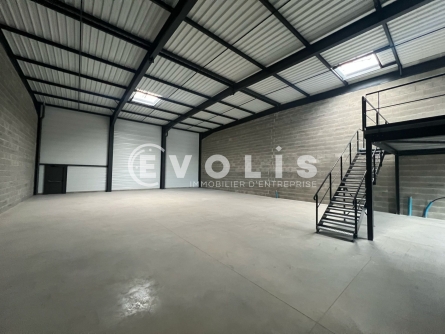 Photo 7 – location Entrepôts / activités	SAINT VULBAS (01150)