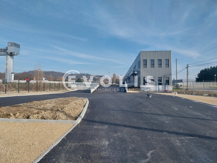Photo 1 – vente Entrepôts / activités	BOURGOIN JALLIEU (38300)