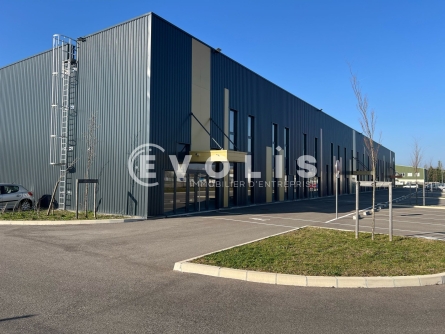 Photo 1 – vente Entrepôts / activités	VILLEFONTAINE (38090)