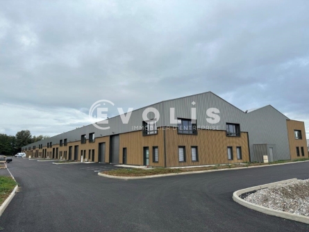 Photo 1 – location Entrepôts / activités	BOURGOIN JALLIEU (38300)