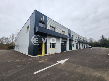 Photo 1 – location Entrepôts / activités	VILLEMOIRIEU (38460)