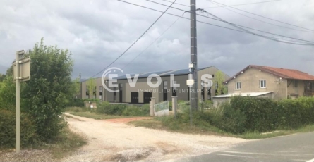 Photo 2 – location Entrepôts / activités	SAINT NIZIER LE DESERT (01320)