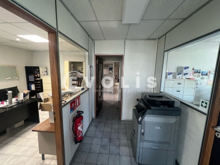 Photo 6 – vente Entrepôts / activités	SAINT SYMPHORIEN D'OZON (69360)