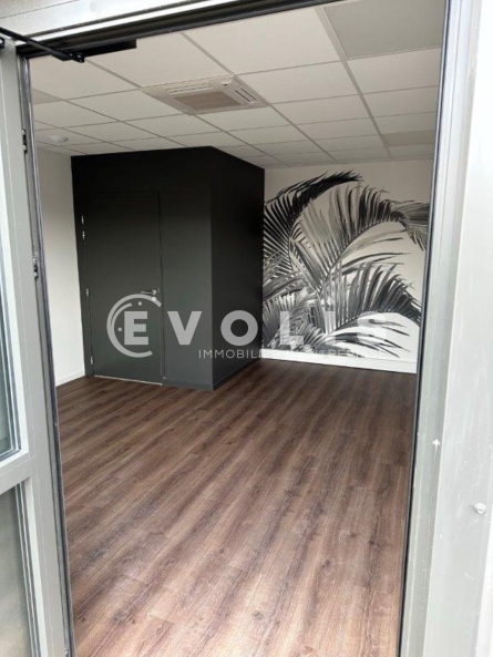 Photo 9 – vente Entrepôts / activités	BOURGOIN JALLIEU (38300)