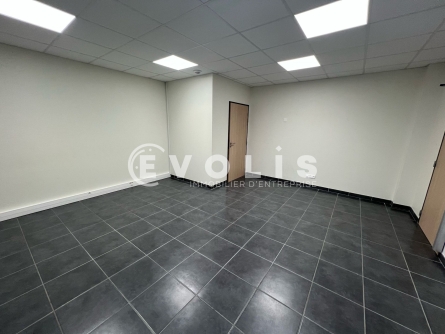 Photo 2 – location Entrepôts / activités	MEYZIEU (69330)