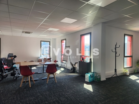 Photo 7 – location Entrepôts / activités	CHASSIEU (69680)