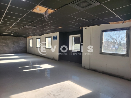 Photo 13 – vente Entrepôts / activités	SAINT PRIEST (69800)