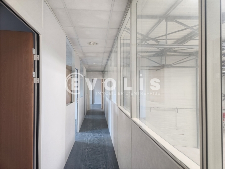 Photo 11 – vente Entrepôts / activités	SAINT PRIEST (69800)