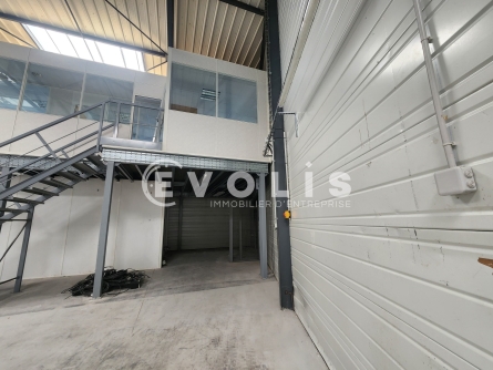 Photo 6 – vente Entrepôts / activités	SAINT PRIEST (69800)