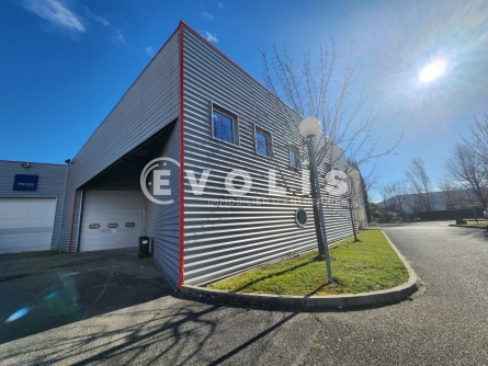 Photo 1 – vente Entrepôts / activités	SAINT PRIEST (69800)