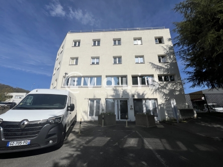 Photo 1 – location Entrepôts / activités	NEUILLY SUR MARNE (93330)