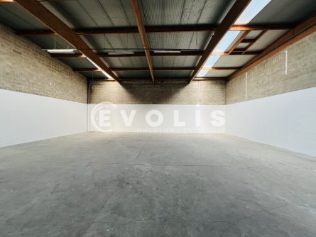 Photo 2 – location Entrepôts / activités	EMERAINVILLE (77184)