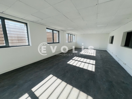 Photo 6 – location Entrepôts / activités	EMERAINVILLE (77184)