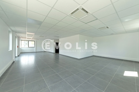 Photo 8 – location Entrepôts / activités	LIMEIL BREVANNES (94450)