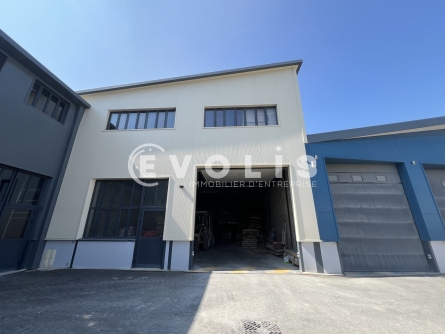 Photo 2 – location Entrepôts / activités	MONTFERMEIL (93370)