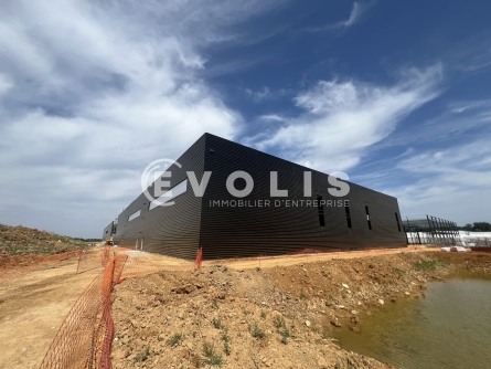 Photo 1 – location Entrepôts / activités	LA QUEUE EN BRIE (94510)