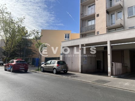Photo 1 – vente Entrepôts / activités	SAINT MAUR DES FOSSES (94100)