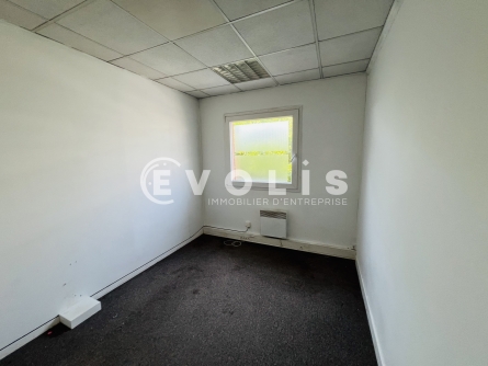 Photo 4 – location Entrepôts / activités	OZOIR LA FERRIERE (77330)