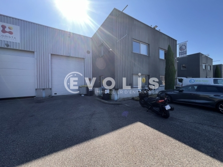 Photo 1 – location Entrepôts / activités	MIONS (69780)
