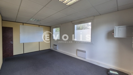 Photo 5 – location bureaux	MAGNY LE HONGRE (77700)