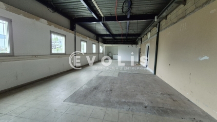 Photo 2 – location Entrepôts / activités	QUINCY VOISINS (77860)