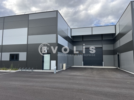 Photo 4 – location Entrepôts / activités	JANNEYRIAS (38280)