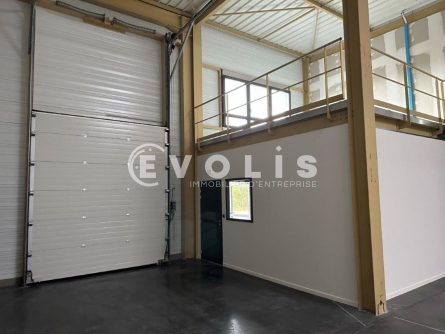 Photo 2 – vente Entrepôts / activités	BOURGOIN JALLIEU (38300)
