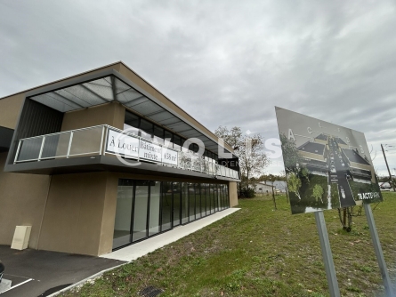 Photo 2 – location Entrepôts / activités	LE HAILLAN (33185)