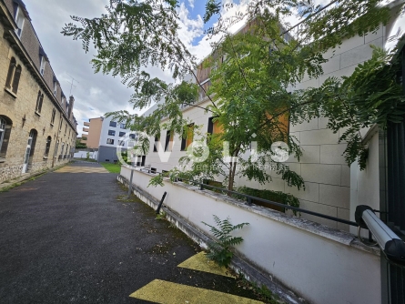 Photo 13 – location Entrepôts / activités	VANVES (92170)