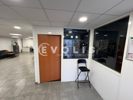 Photo 12 – location Entrepôts / activités	SAINT PRIEST (69800)